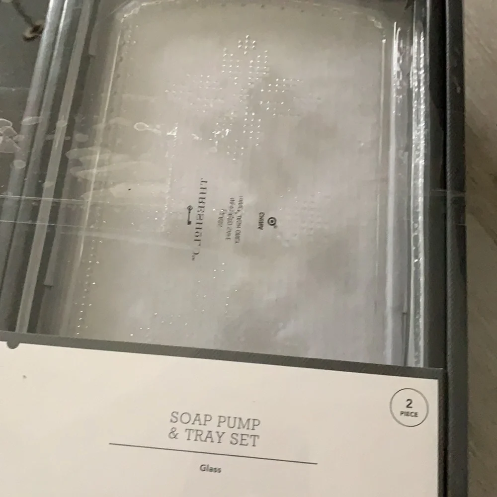 THRESHOLD Soap pump Glass Tumbler Soap tray clear‎ NIB bathroom accessories